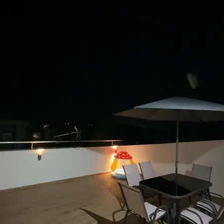 Floor Escape By The Sea